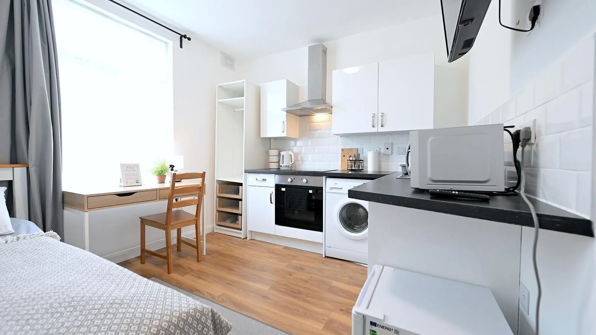 Studio Apartment - London